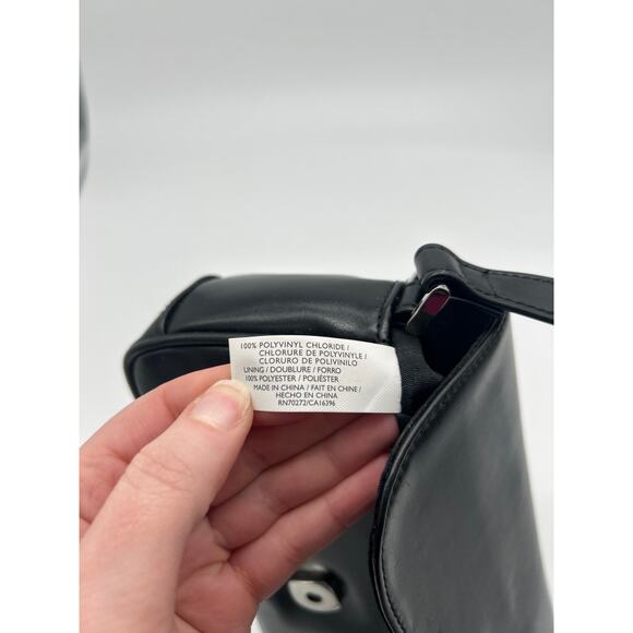 Villager Liz Claiborne Black Small Shoulder Baguette Bag Y2K Minimalist - Picture 8 of 9